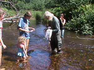 Yellow Dog Riverkeeper teaches children along Salmon-Trout River